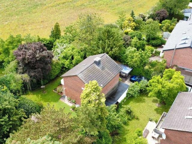 Freistehendes Einfamilienhaus auf traumhaftem Grundstück in TOP Lage von Bonn Endenich