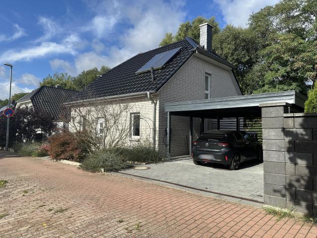 Freistehendes Einfamilienhaus BJ 2012 in zentraler Lage