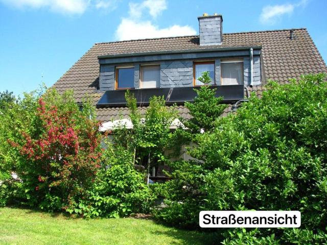 Freistehendes Einfamilienhaus Garten & Garage Rheinböllen PRIVAT