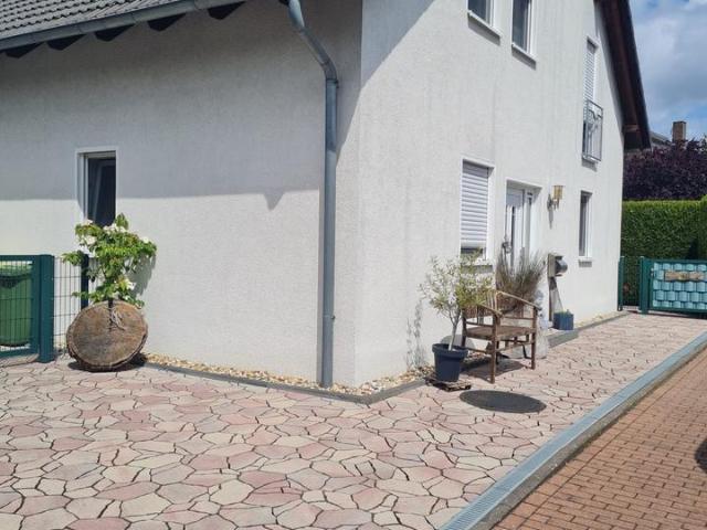 Freistehendes Einfamilienhaus, gehobene Ausstattung, Garten