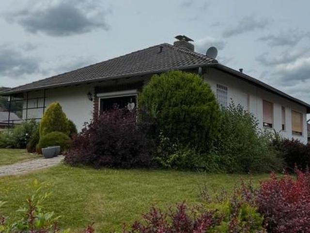 Freistehendes Einfamilienhaus im Bungalowstil