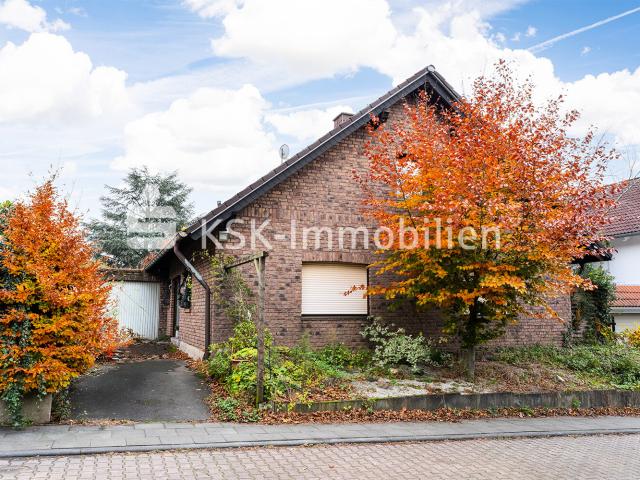 Freistehendes Einfamilienhaus in gefragter Lage von Berzdorf!