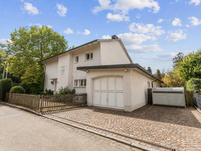 Freistehendes Einfamilienhaus in grüner Umgebung