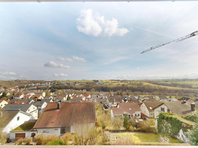 Freistehendes Einfamilienhaus in Hanglage mit wunderschöner Aussicht über Neudenau Herbolzheim