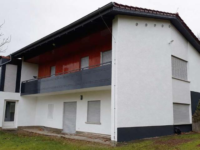 Freistehendes Einfamilienhaus in idyllischer Waldrandlage
