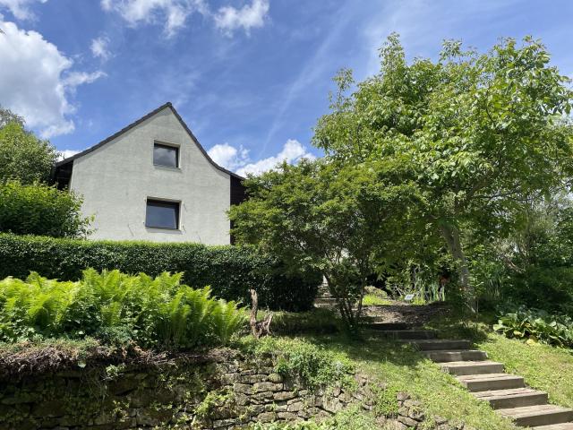freistehendes Einfamilienhaus in idyllischer Lage