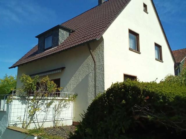 Freistehendes Einfamilienhaus in Maintal, mit großem Garten, günstig von privat zu verkaufen