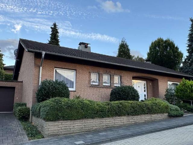 Freistehendes Einfamilienhaus in Pulheim Stommeln möchte aus dem Dornröschenschlaf erwachen