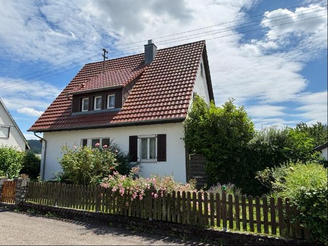 Freistehendes Einfamilienhaus in ruhiger Lage!
