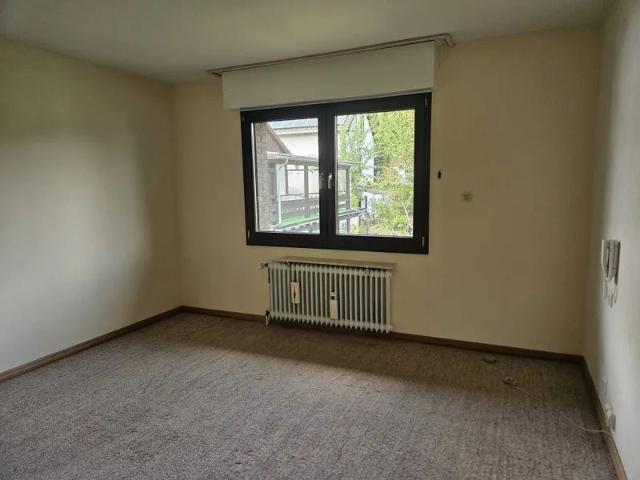 Freistehendes Einfamilienhaus in ruhiger Wohnlage mit Garten und Doppelgarage