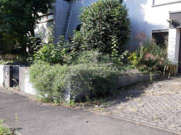 Freistehendes Einfamilienhaus m. Doppelgarage