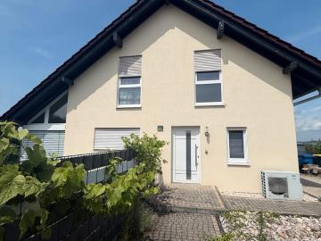 Freistehendes Einfamilienhaus mit 138m2