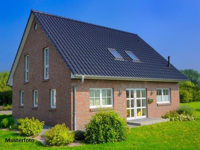 Freistehendes Einfamilienhaus mit 2 Appartements