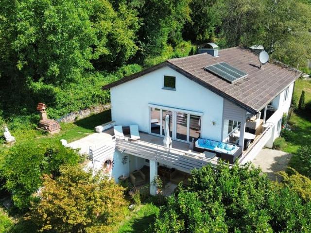 Freistehendes Einfamilienhaus mit Alpenblick von privat
