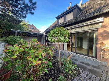 Freistehendes Einfamilienhaus mit Garage in Ortskernlage von 41189 Mönchengladbach Wickrath