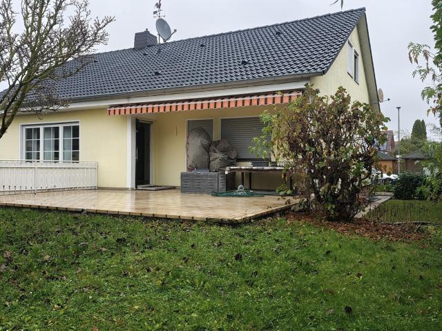 Freistehendes Einfamilienhaus mit Garage und Garten – sofort bezugsfrei in Trebur Geinsheim