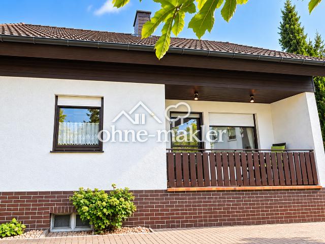 Freistehendes Einfamilienhaus mit Garten, Balkon und Stellplatz provisionsfrei