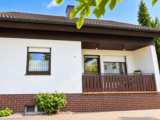 Freistehendes Einfamilienhaus mit Garten, Balkon und Stellplatz provisionsfrei