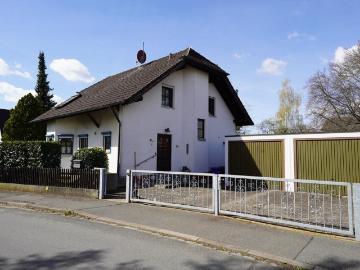Freistehendes Einfamilienhaus mit Garten in Fürth Sack