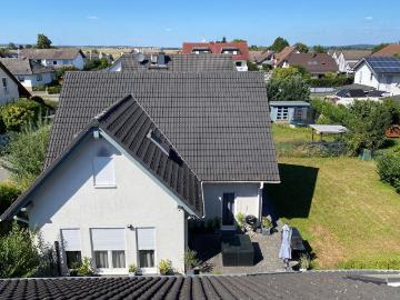 Freistehendes Einfamilienhaus mit Garten