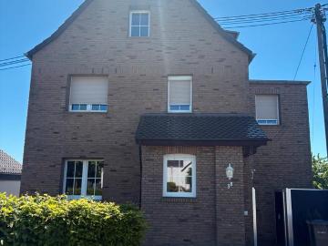 Freistehendes Einfamilienhaus mit Garten