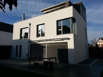 Freistehendes Einfamilienhaus mit Gartenhaus, 2 Autoeinstellplätzen und Umschwung