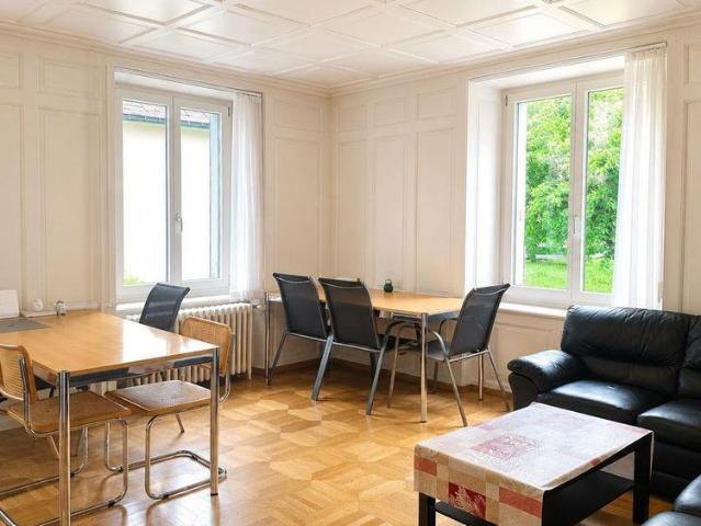 Freistehendes Einfamilienhaus mit grosszügigem Garten in Luchsingen