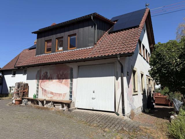 Solaranlage + 4 Zi. Haus zzgl. 2 Atelierräumen + 2 Dachgeschossräumen + Garage + großer Terrasse