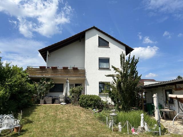 Freistehendes Einfamilienhaus mit großem Garten!