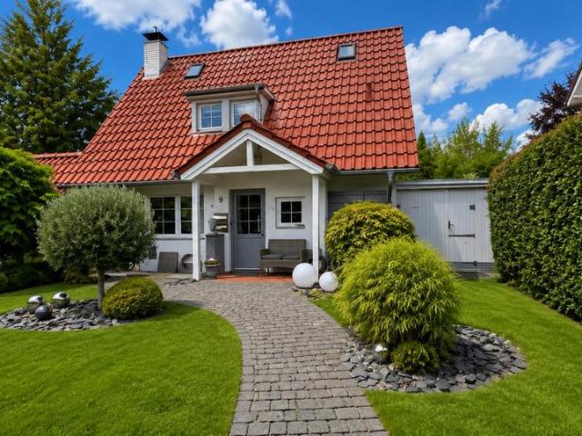 Freistehendes Einfamilienhaus mit großem Garten in Erftstadt