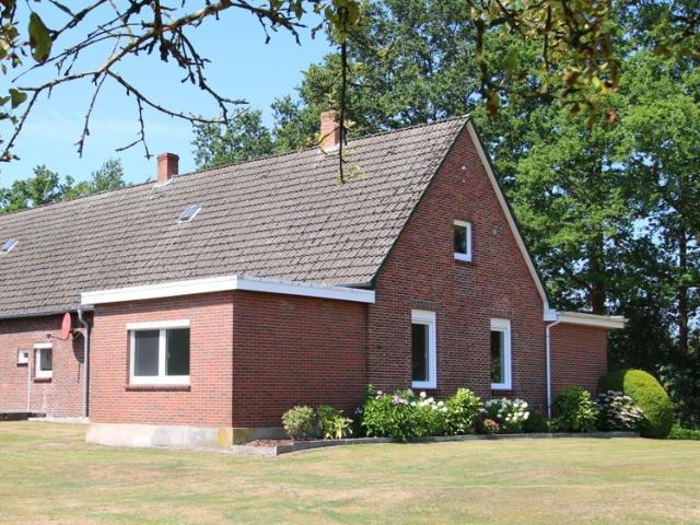 Freistehendes Einfamilienhaus mit großem Gartengrundstück in Wardenburg/Harbern I