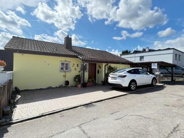 Freistehendes Einfamilienhaus mit grosser Aussichtsterrasse in Frenkendorf