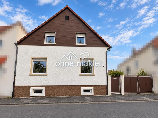 Freistehendes Einfamilienhaus mit Doppelgarage und großzügigem Garten in ruhiger Wohnlage von Forst