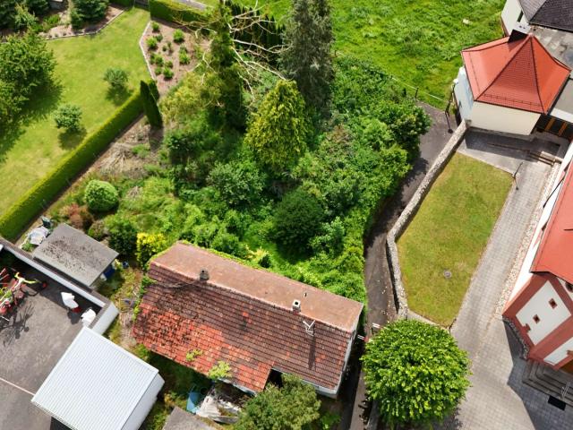 freistehendes Einfamilienhaus mit Entwicklungspotenzial! Unsaniert Schnäppchen!