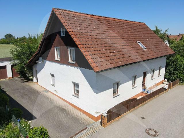 Freistehendes Einfamilienhaus mit Entwicklungspotenzial