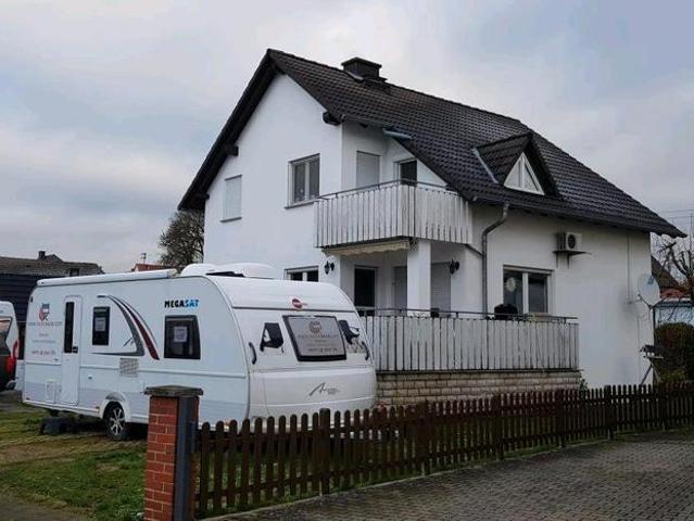 Freistehendes Einfamilienhaus mit Einliegerwohnung