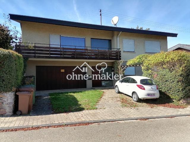 Freistehendes Einfamilienhaus mit Einliegerwohnung