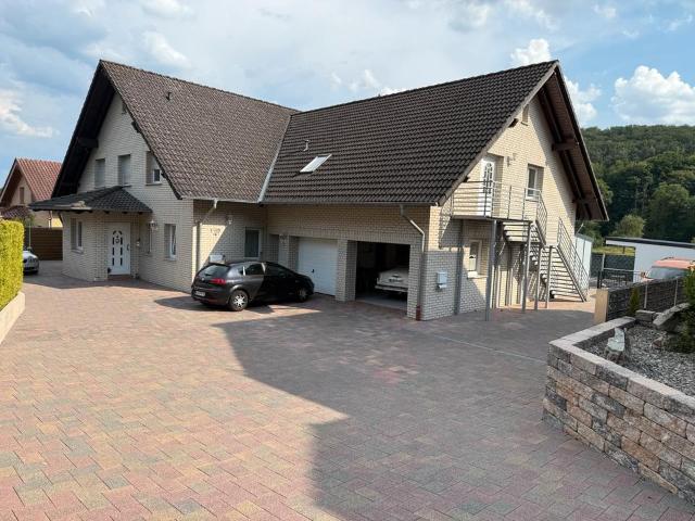 Freistehendes Einfamilienhaus mit Einliegerwohnung