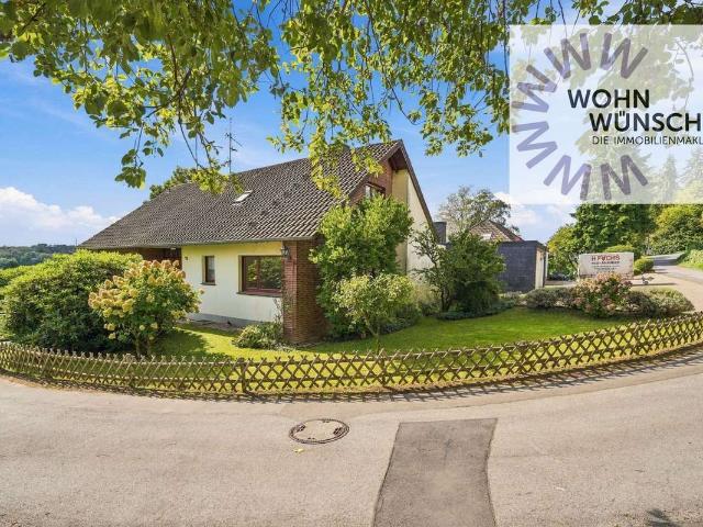 Freistehendes Einfamilienhaus mit Einliegerwohnung in ruhiger Lage