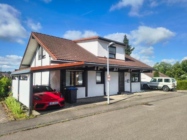 Freistehendes Einfamilienhaus mit ELW und Pool