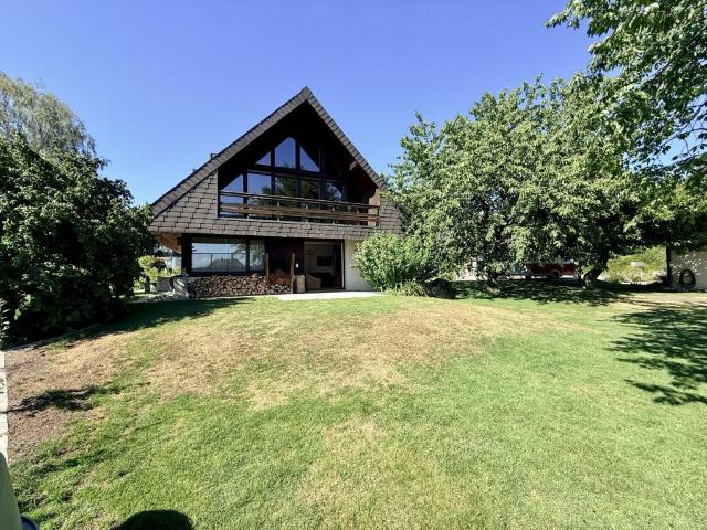 Freistehendes Einfamilienhaus mit Erdsondenheizung, Gaggenau Küche und Gartenparadies