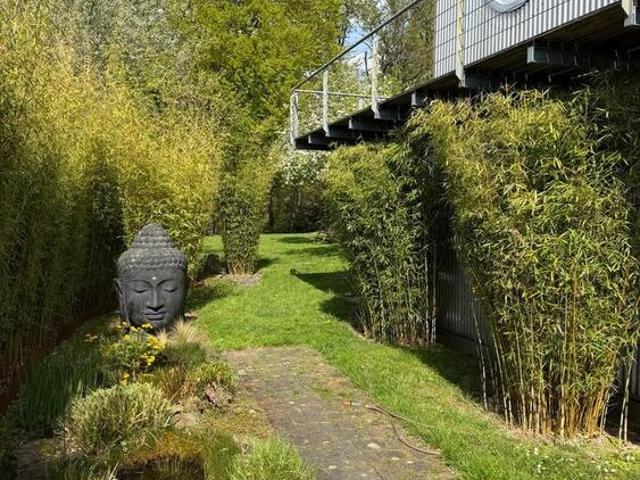 Freistehendes Einfamilienhaus mit herrlichem Tal Weitblick
