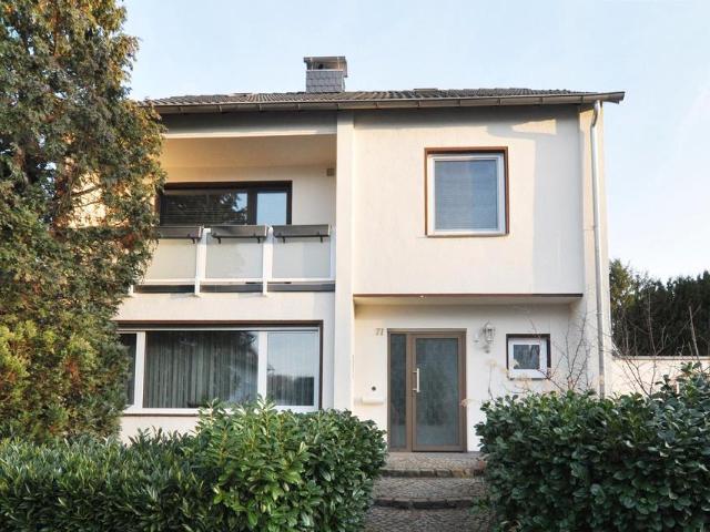 Freistehendes Einfamilienhaus mit neuer hochwertiger Ausstattung