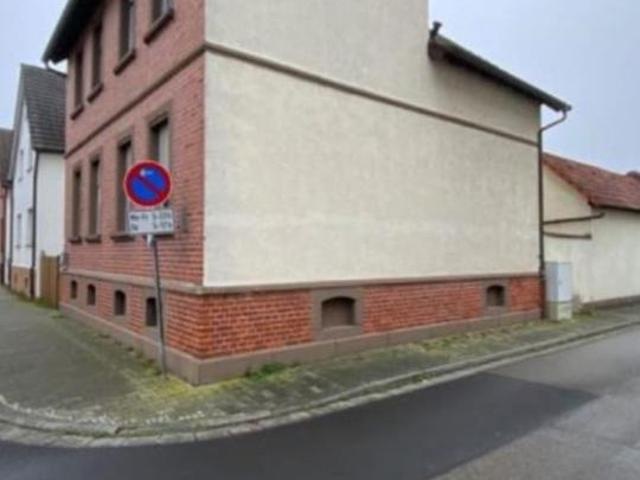 Freistehendes Einfamilienhaus mit Scheune