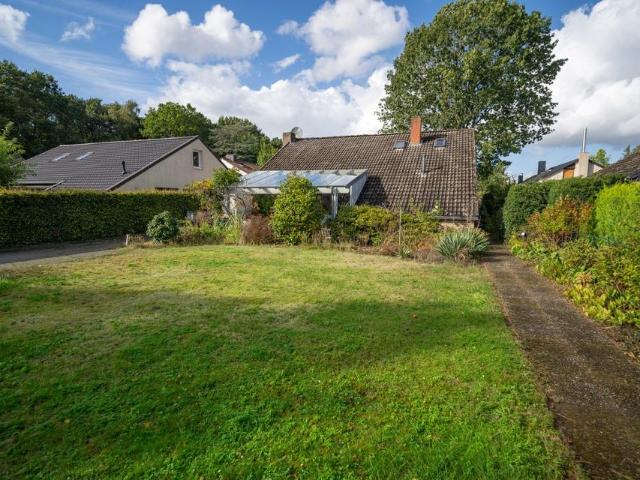Freistehendes Einfamilienhaus mit schönem Garten