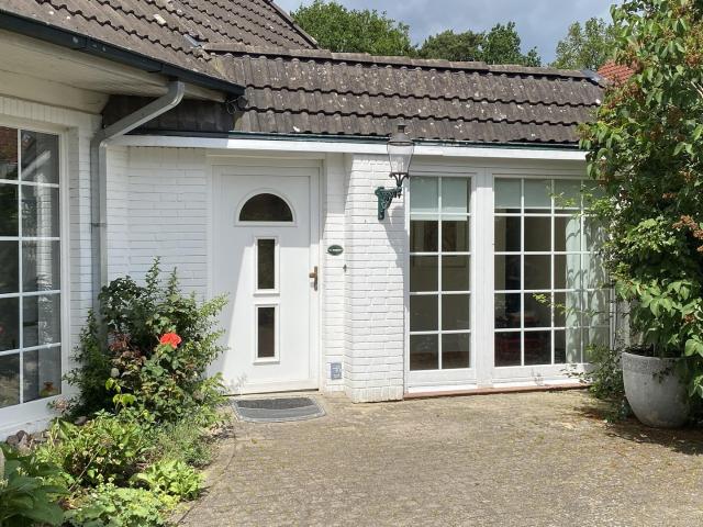 Freistehendes Einfamilienhaus mit separat gelegener Einliegerwohnung
