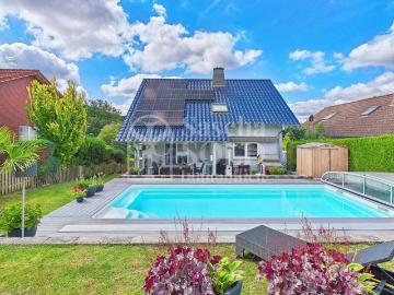 Freistehendes Einfamilienhaus mit Pool, Sauna und PV Anlage Viel Platz & Komfort in ruhiger Lage