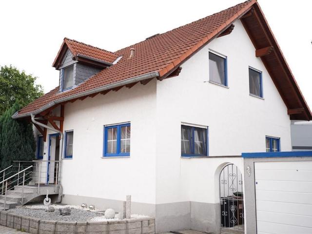 Freistehendes Einfamilienhaus mit Pool, Sauna, Klimaanlage und vieles mehr
