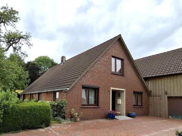 Freistehendes Einfamilienhaus mit Weideland