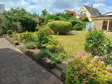 Freistehendes Einfamilienhaus mit Traumgarten in Gießen Wieseck